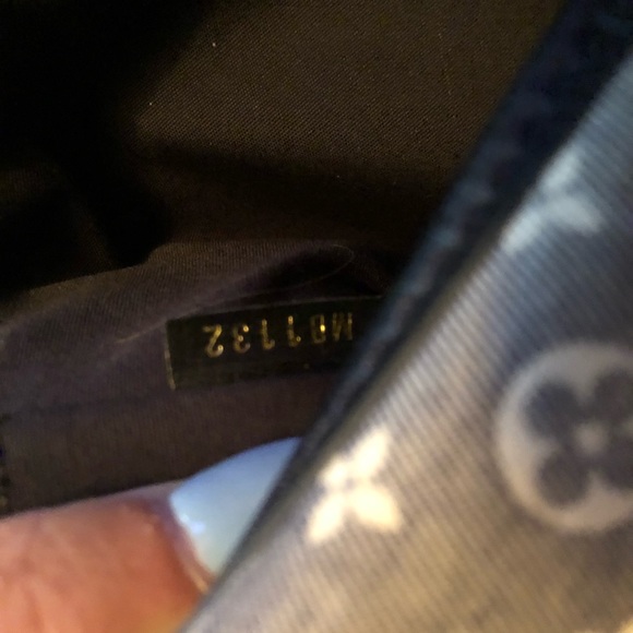 LV Saumur 30 (like new)-excellent condition - Picture 8 of 8